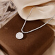 Laomiao 925 Sterling Silber Textur runde Marke Halskette für Frauen 2025 Neue leichte Luxus -Nische -Pullover -Ketten -Schlangekette Halskette 925 Sterling Silber Textur runde Marke Halskette gefaltet