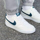 Nike Herrenschuhe 2025 Sommer Neu einfacher Version Air Force One Court Sneakers Weizenfarbe Casual Schuhe HQ4867-101 Segel Weiß/Ortel Deep Sea Blue 44.5