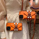 Die niedliche Brieftasche für Kampfkarten -Münzen eignet sich für Apple 15 Mobiltelefonkoffer Crossbody iPhone 14 Promax -Objektiv All Inclusive 13 Internet Promi Trendy Women 12 Strap Lanyard XS11 Protection Apple 14 Orange Fighting Dog Split Change Kartentasche + Lanyard iPhone 15