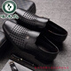 Woodpecker Hollow Leather Chaussures pour hommes en été 2025 Nouvelles affaires de cuir formelles décontractées Chaussures de papa d'âge moyen décontractées noir [Déclai de marque pour ramasser les bonnes affaires] 44