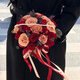 Rosas rojas simuladas de Weici y pequeño libro rojo en el mismo ramo de boda rosa rosa rosa novia de la novia sosteniendo flores rosa roja rama individual