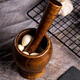 Full-bow garlic pounder, wooden jujube wood garlic pounder, stone mortar, old-fashioned garlic mortar, household grinder, garlic paste, garlic pounder, bowl-shaped flat-bottom jar + garlic pounding stick, defective model