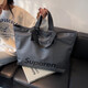 Retro -Tasche Frauen große Kapazität 2025 Neues Casual Crossbody Business Gepäckbeutel vielseitige einfache Ausflugsbeutel grau
