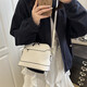 Bag Women 2025 Trendy Solid Color Retro einfache große Kapazität Neue Frühlings- und Sommer -Mode -Muster Single 6268 Weiß