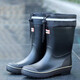 Huili Botas de lluvia impermeables Tubo medio para hombres Botas de lluvia anti-Slip Zapatos de goma Zapatos de agua Zapatillas CAR Lavado de pesca al aire libre Botas cortas 589 Black Tie 42