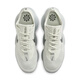Nike (Nike) OutletsArmaxScorpion Men's Sneaker Cusheed Embroidery FQ2694 001 Argent clair / noir / fumée cendre / Verre de mer / Silver 40