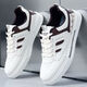 Ajom Light Luxury Chaussures pour hommes, nouvelles chaussures de planche de mode, chaussures décontractées à la mode d'été pour hommes, armée de l'air masculin n ° 1 AJ Chaussures blanches confortables, 9910 Gray blanc 40