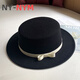 NY-NYM British style retro woolen hat for women in autumn and winter fashion versatile bow flat top Korean style black jazz hat for men black M (56-58cm)