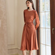 Roeyshouse Loi Color de caramelo de alta gama Vestido plisado para otoño nuevo elegante satén cintura que abraza la falda del dobladillo 10971 Color de caramelo L