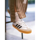 Adidas Clover Men and Women Soft Sole Shoes Training Shoes Sports et Chaussures de tête de lit en forme de T décontractées IE9044 JI1349 Semi-Transparent Sole épaisse blanche et noir 38