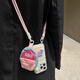 Quansu love la bolsa tridimensional de la mini escolar estrella es adecuada para el iPhone 15 Case de teléfonos móviles Promax NUEVA COSTRO CROSSBODY 14PRO con bolso de tarjeta 16 Silicona Nicho de la cubierta completa de la cobertura completa de la tarjeta de cordón de la falla + Amor + Star + Pink Schoolbag + Short Rope + Long Rope iPhone 15 Promax