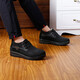 Hongxingxiang Old Beijing Clate Shoes Мужская хлопчатобумажная обувь зимние шерстяные туфли мужская обувь теплые плюс бархатные повседневные туфли против скольжения среднего возраста и пожилые туфли для папы 9910 мужская черная шерсть плюс бархат 38