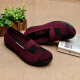Yifu Elder Beijing Zapatos de tela para mujeres en la primavera, cómodo, un punto transpirable, plano, suela, zapatos de madre sola, sin deslizamiento, calzado de mediana edad y anciana.