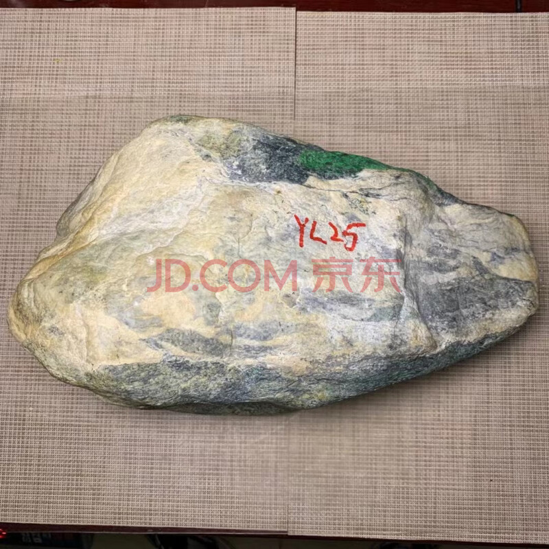 js4-4-6： 翡翠原石，型号YL25,重约16.23KG
