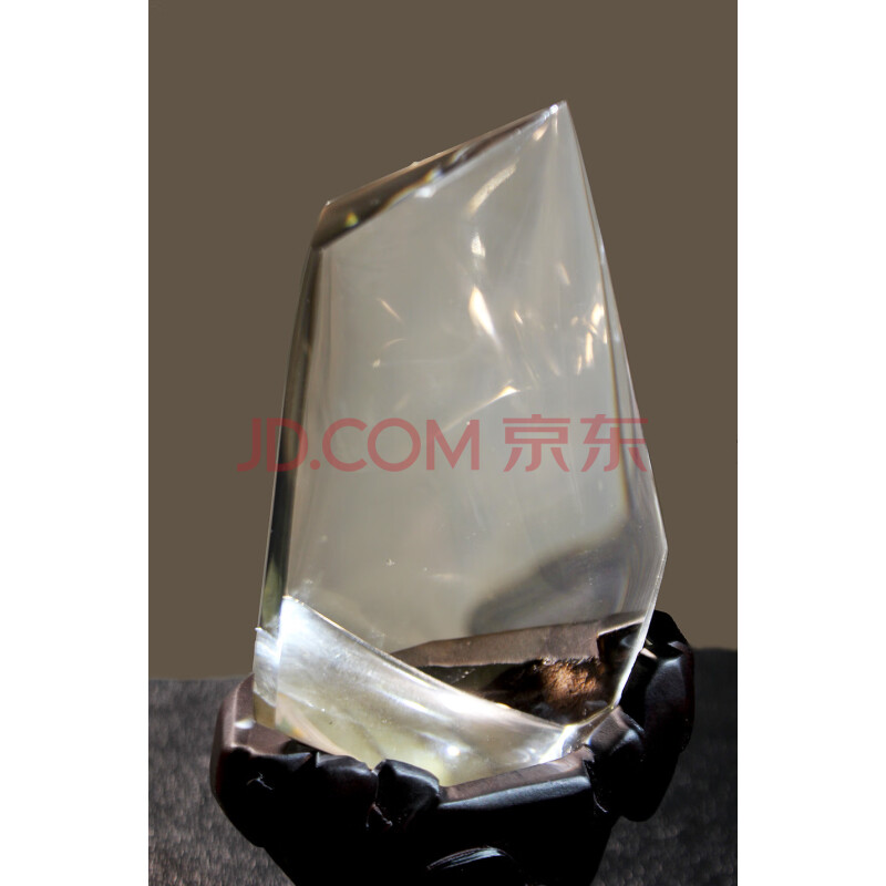涉案资产ZF-3天然水晶摆件720g  LG23050001560