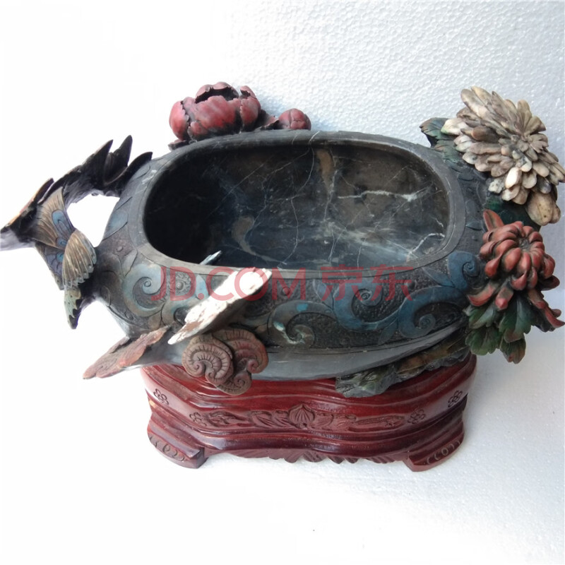  菊花石一个富贵如意渔缸，四面雕工，上彩色，长51厘米，宽37厘米，高20厘米 配实木底座