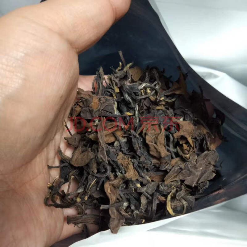 标的25-2：福鼎白茶贡眉2021年闽茶杯金奖2016年老茶礼盒礼袋装二维码溯源500克