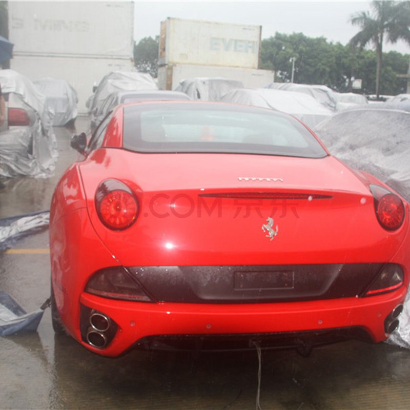 4. 旧FERRARI牌小轿车1辆