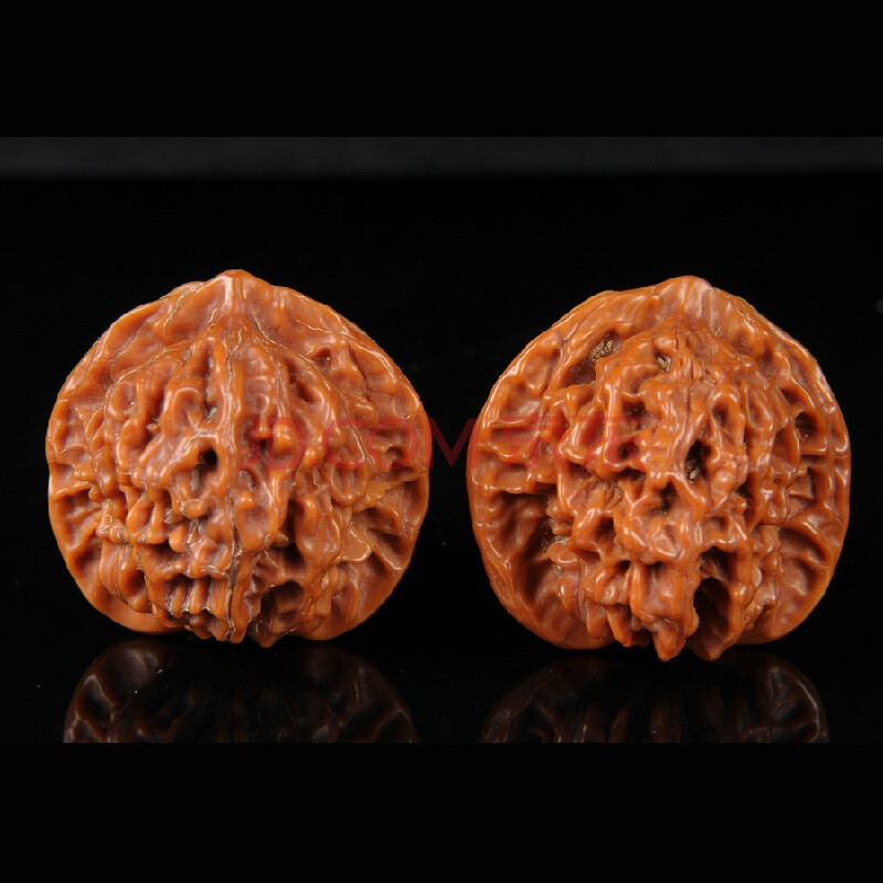 老文玩核桃一对(龙纹官帽)