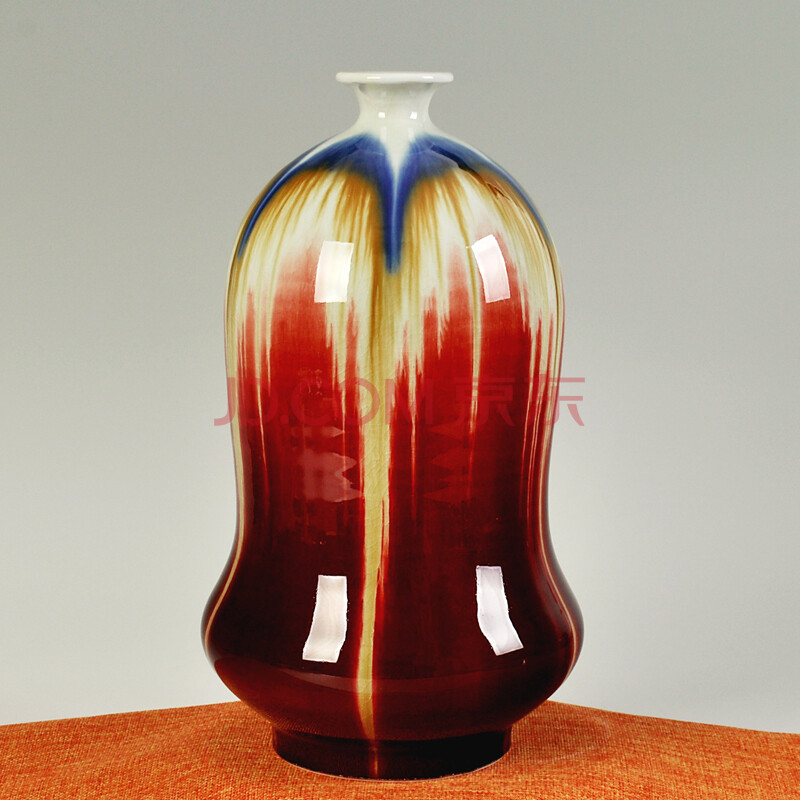 景德镇非遗传承人秦卖松陶瓷花瓶作品《流光溢彩》