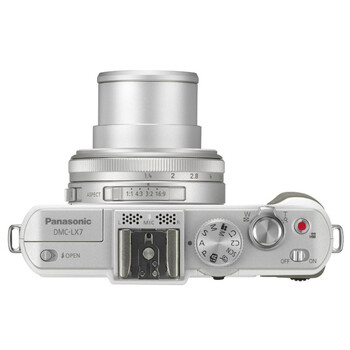 松下（Panasonic） DMC-LX7GK 数码相机 白色（1010万像素 3.0英寸液晶屏 3.8倍光学变焦 24mm广角）