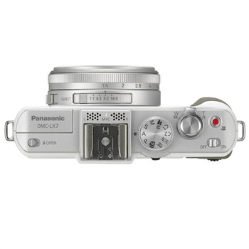 松下（Panasonic） DMC-LX7GK 数码相机 白色（1010万像素 3.0英寸液晶屏 3.8倍光学变焦 24mm广角）
