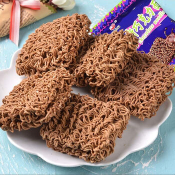 巧克力干脆面干吃面整箱休食8090后童年怀旧休闲零食方便面掌心脆