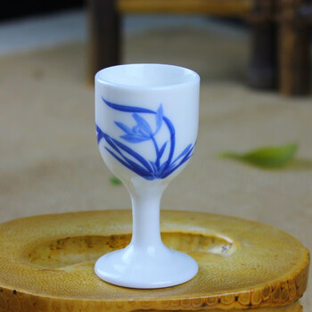 中式酒具青花瓷小酒杯单杯瓷器烈酒杯小白酒杯1520毫升小酒盅酒樽兰花