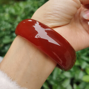 早稻田 天然玉手镯玉髓红玛瑙玉镯子加宽窄版女款红色送妈妈女友闺蜜