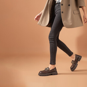 鞋女英伦小皮鞋真皮女士休闲单鞋粗跟松糕鞋子女大码咖色偏大半码40