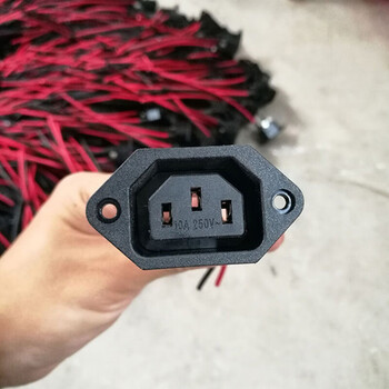 于电动车锂电池一体带盖品字公母卡农插口透明充电座电源线通用插头 1