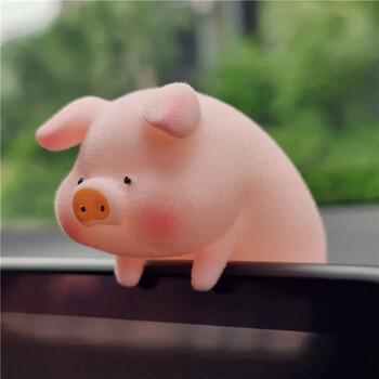 汽车摆件小车装饰品车载创意汽车内卡通网红植绒可爱萌小猪摆件中控台