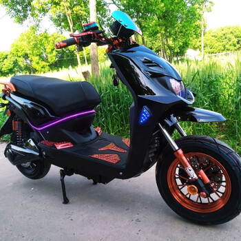 bws路虎网红电动车72v锂电池外卖长跑王电动摩托车踏板车男士酷车亮