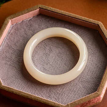 520礼物和田玉手镯青海料藕粉色白玉碧玉粉色玉石手镯子女款羊脂玉镯