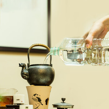 樱安娜谦牧山泉18l6瓶天然饮用水自涌山泉水泡茶水大瓶整箱包装18l6瓶