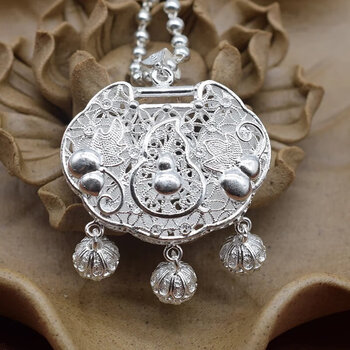 周大福同款银手工长命锁吊坠女款平安锁福猪项链毛衣链宝宝银饰礼品