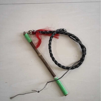 鞭子    放羊用的用品赶羊用品的放牛赶马车的赶牛鞭子老式牧羊鞭放牧