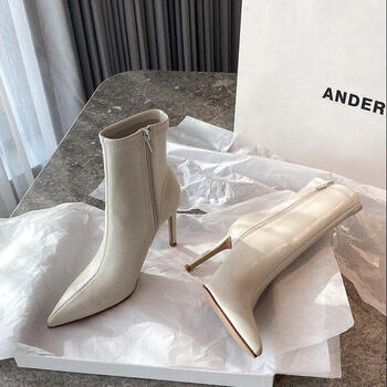 白色小短靴女新款秋冬瘦瘦靴尖头高跟鞋米白法式欧美细跟靴子米白色