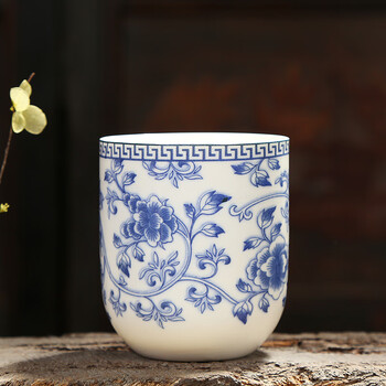 宝哲茶杯陶瓷青花瓷大号水杯景德镇圆形直杯办公待客茶杯家用 云文花