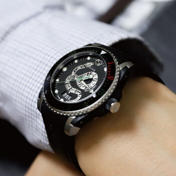 古驰gucci黑水鬼灵蛇表盘橡胶夜光潜水男子手表采购预售ya136217