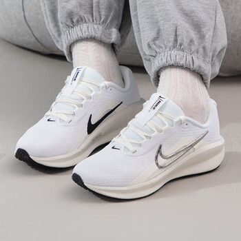 耐克nike女鞋2024春季新款运动鞋轻质耐磨训练鞋舒适透气跑步鞋fd