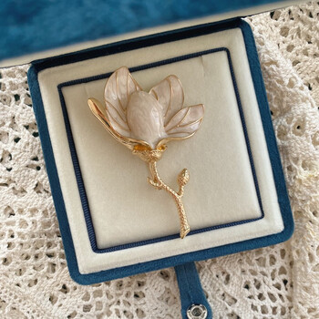 世纪约定秋冬新品 优雅白兰花胸针 复古宫廷夸张花朵别针配饰女