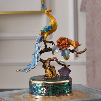 现代轻奢珐琅彩工艺品喜上眉梢喜鹊登枝孔雀报喜客厅玄关摆件电视柜