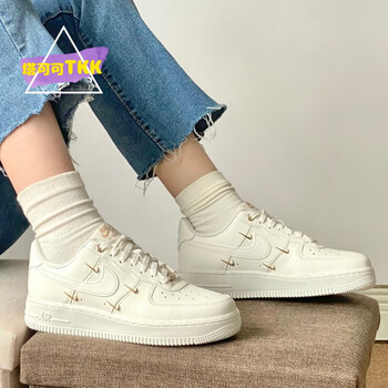 耐克nikeairforce1low白金四钩空军一号耐克女鞋秋冬款板鞋fv3654白金