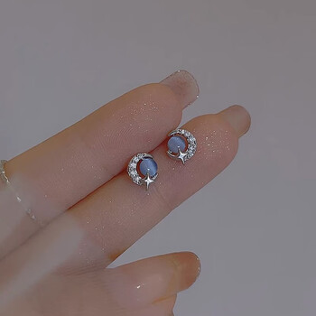 珠宝首饰>时尚饰品>耳饰>兰甸畔>兰甸畔蓝色猫眼石月亮星球耳钉小众