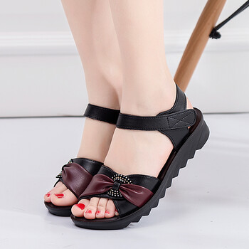 老奶奶女式凉鞋夏天穿的老太太夏季凉鞋中年妇女妈妈软底老人家防滑平