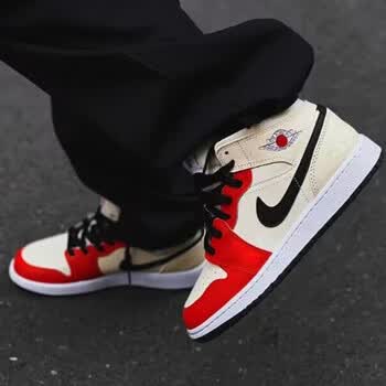 耐克（NIKE）AJ1女鞋2024秋款Air Jordan 1黑色漆皮复古低帮休闲篮球鞋HJ7743 DQ8423-301 36码