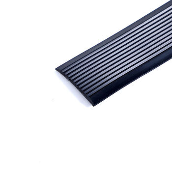 pvc楼梯防滑条台阶地面止滑踏步条大理石平面斜坡自粘橡胶压边条5厘米
