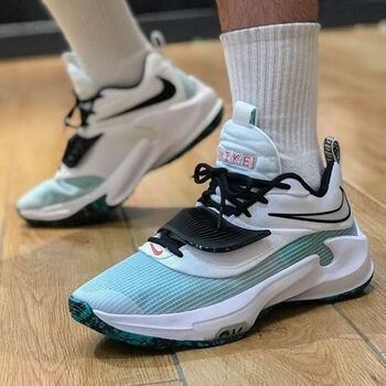 字母哥3zoom3ep篮球鞋黑紫男气垫磨实战战靴 字母哥3湖水蓝 36得物