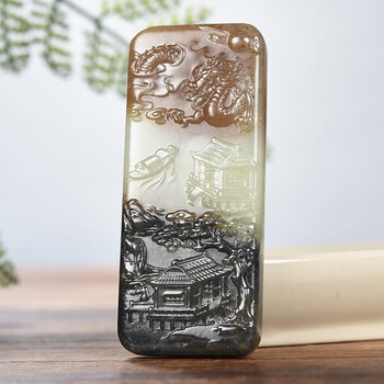 孤品千尺山新疆和田玉三色龙行天下玉牌子山水风景挂件吊坠52克